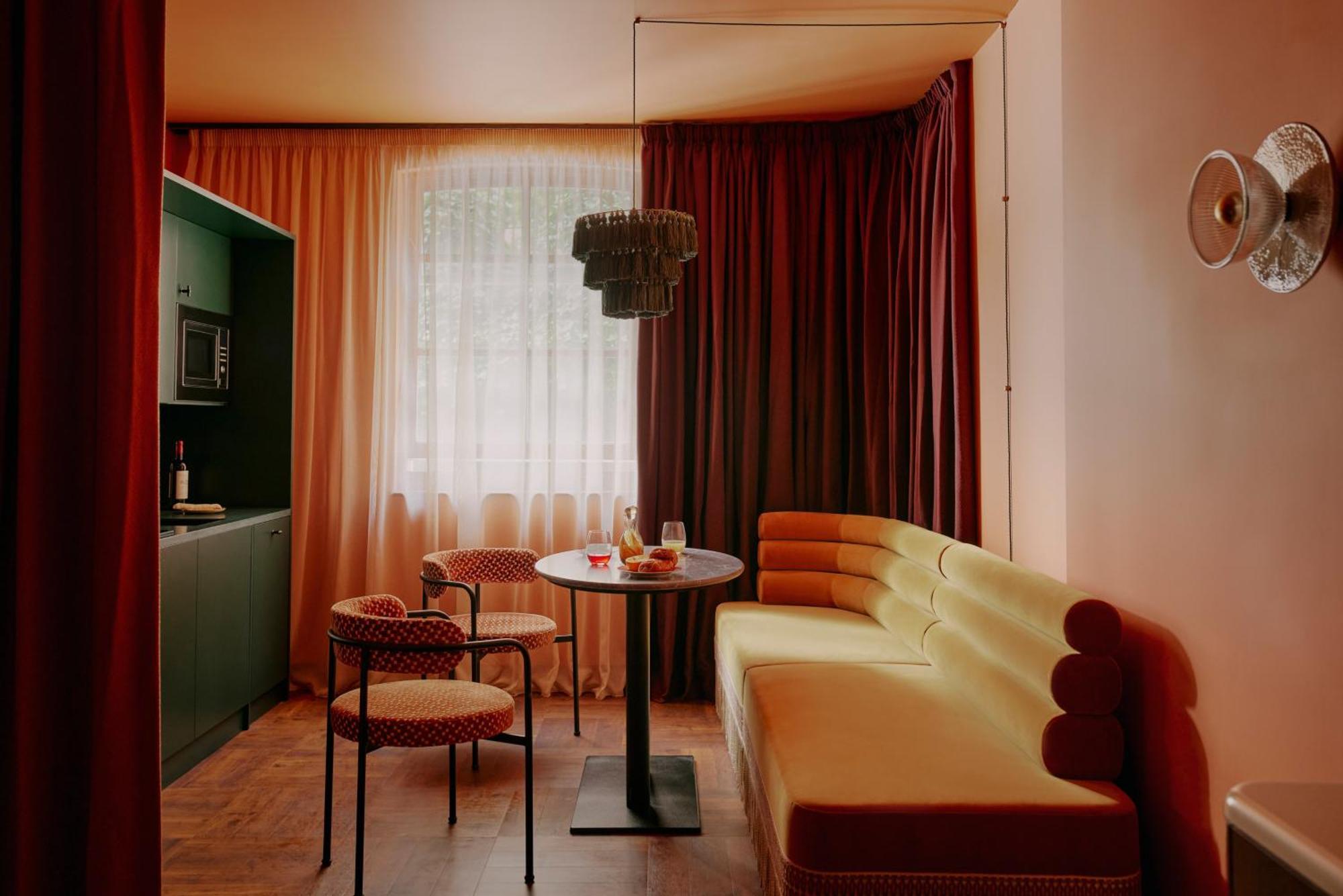 Ember Locke Kensington Hotel London Exterior photo