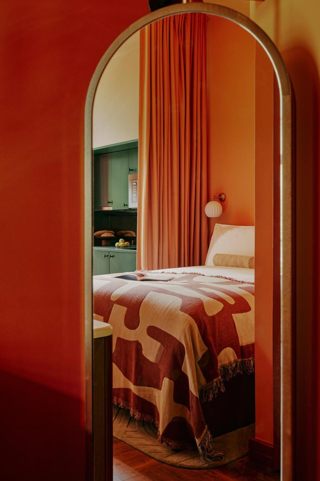 Ember Locke Kensington Hotel London Exterior photo